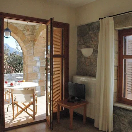 וילה Orato Village פירגוס