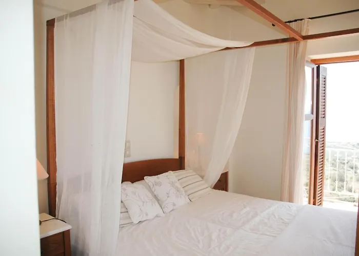 Orato Village Βίλα